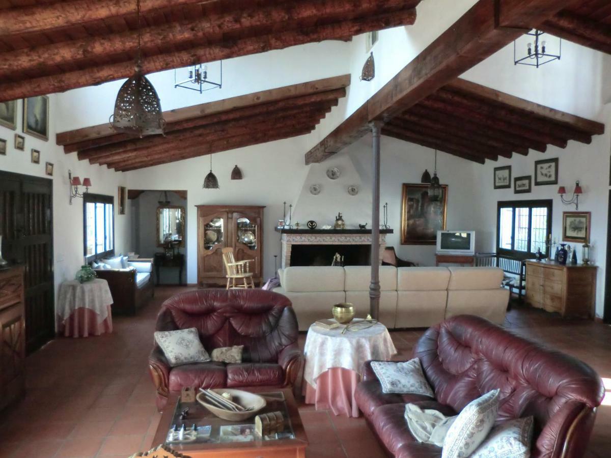 C.Rural Huertadeltiocruz Guest House Mestanza Exterior photo